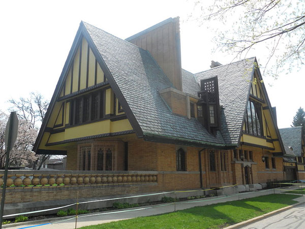 Frank Lloyd Wright architect